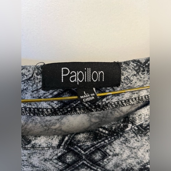 Papillon black and white tunic size large - Picture 3 of 4